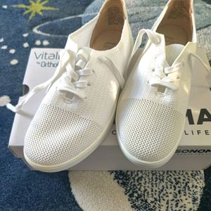 Sonoma sneakers, size 8